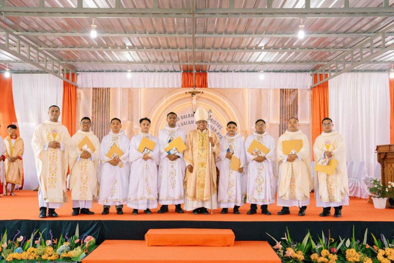 Sembilan Imam Baru Resmi Ditahbiskan, Uskup Ende Sampaikan Pesan Pastoral bagi Pelayan Gereja