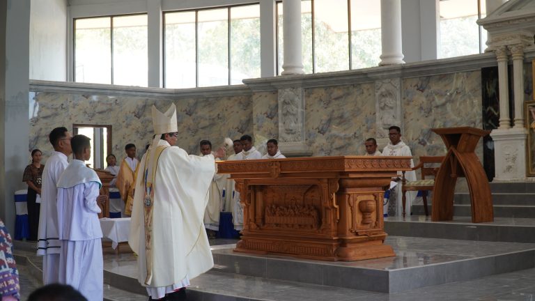 Sebelas Tahun Perjuangan dan Pengorbanan, Gereja Paroki Wonda Akhirnya Ditahbiskan